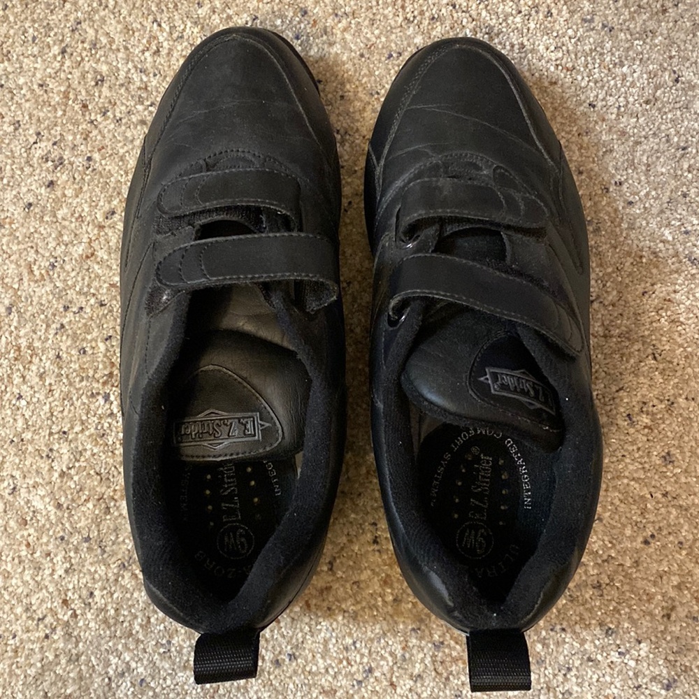 E.Z. Strider NEW walking shoes